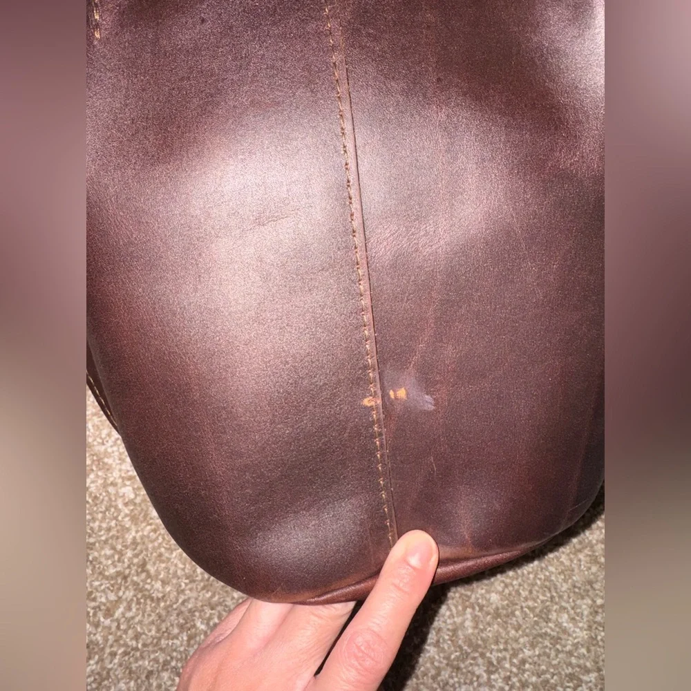 Portland Leather Tote Devan Bucket Tote in Color Grizzly - Picture 5 of 11